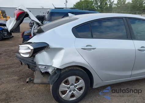 2017 Kia Forte Lx из США, поврежденный, VIN 3KPFK4A77HE160600